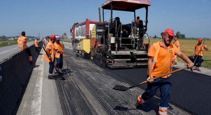 ARRSH kontrate per mirembajtjen e rrugeve: 336 kilometra, akset ku po punohet